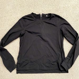 Lululemon | Black stretch sweatshirt | high low | size 6